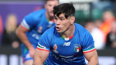 Dean Parata playing for Italy at the Rugby League World Cup