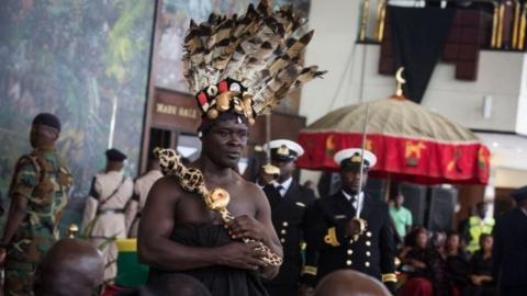 Ashanti chiefs join local chiefs, politicians and extended family members to pay their respects to Kofi Annan, Ghanaian diplomat and former Secretary General of United Nations who died on August 18 at the age of 80 after a short illness, at the entrance of Accra International Conference Centre in Accra on September 12, 2018