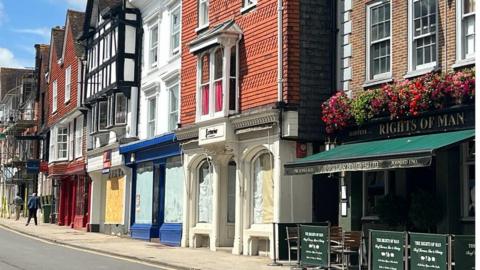 Empty shops in Lewes High Street