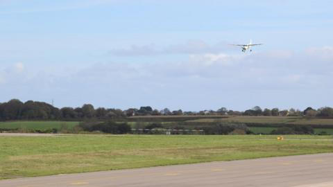 Plane coming into landing at Guernsey Airport