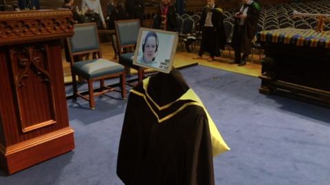 Robot graduate