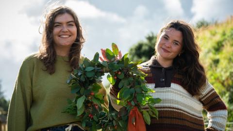 Kirsty NicConail agus Niamh NicFhionghain