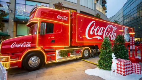 Coca-Cola is to cut about 2,200 jobs in its global workforce.