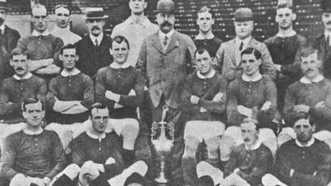 Group photo, Manchester United FC team, FA Cup Winners in 1909