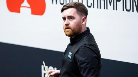 Jak Jones during his defeat to Mark Selby