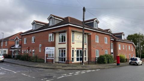 An exterior shot of Bramcote Hills Care 鶹Լ in Nottingham