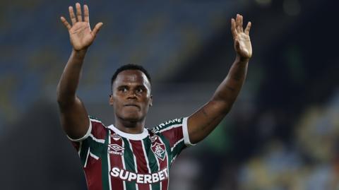 Jhon Arias playing for Fluminense