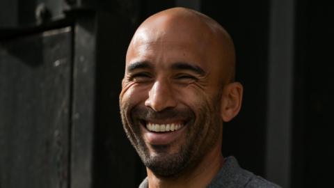 Lee Grant smiling 