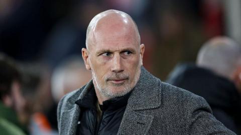 Philippe Clement pitchside