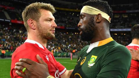 Dan Biggar and Siya Kolisi