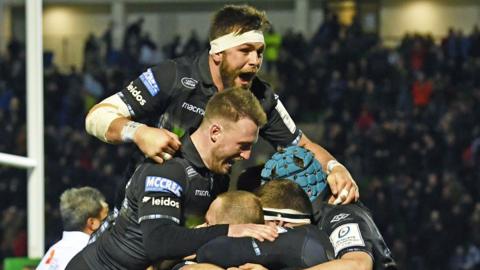 Glasgow Warriors celebrate