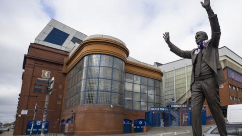 Walter Smith statue at Ibrox