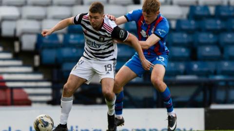 Queen's Park's Scott Williamson and Inverness Caledonian Thistle's Max Anderson in action