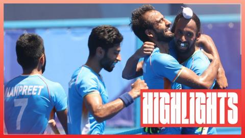 India hockey players celebrate