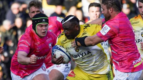 La Rochelle carry the ball against Gloucester