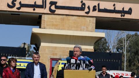 Antonio Guterres visits the Rafah border crossing between Egypt and the Gaza Strip