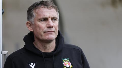 Wrexham boss Phil Parkinson applauds