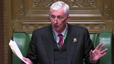 Sir Lindsay Hoyle delivering his apology in the House of Commons