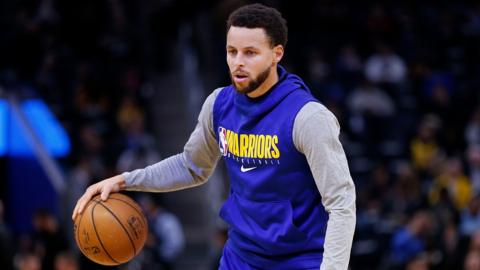 Golden State Warriors point guard Stephen Curry in practice