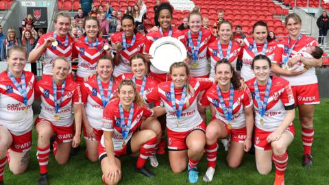 St Helens win the League Leaders' Shield