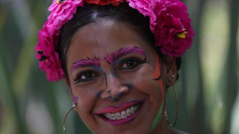 A woman dressed as Frida Kahlo