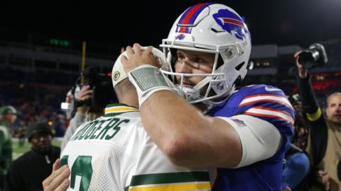 Josh Allen consoles Aaron Rodgers after Buffalo beat Green Bay