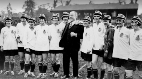 Lizzy Ashcroft pictured with the Dick Kerr Ladies in 1925