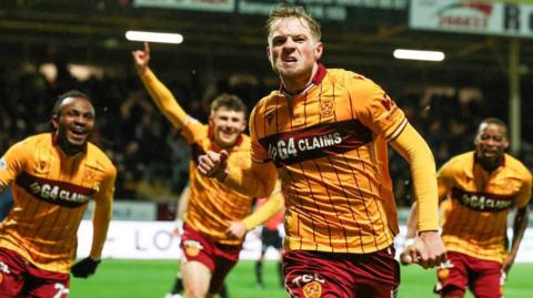 Stephen Welsh scores