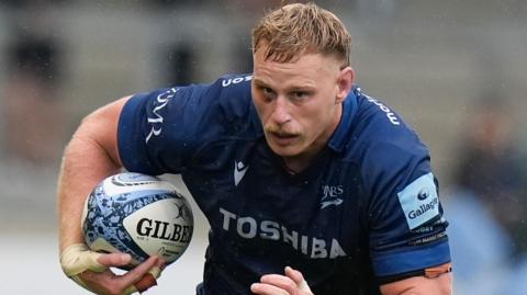 Jean-Luc du Preez in action for Sale Sharks