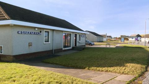 Banca na h-Alba ann am Baile a' Mhanaich