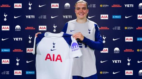 Signe Gaupset with Tottenham