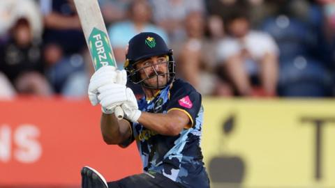 Kiran Carlson batting