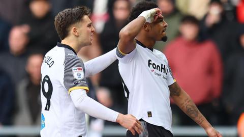 Rhian Brewster celebrates with Oscar Fraulo