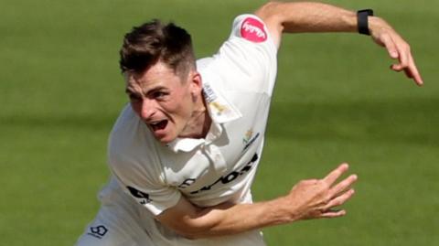 Andy Gorvin bowls for Glamorgan