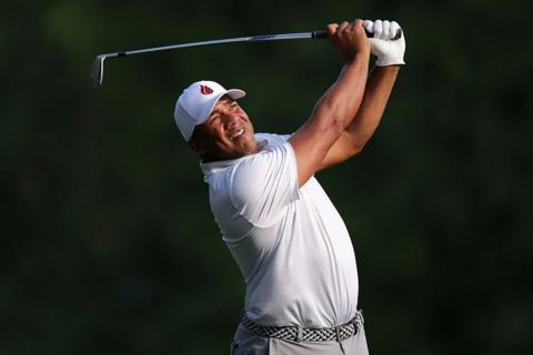 Jhonattan Vegas hitting a shot