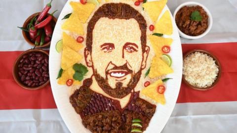 a 16-inch 'Chilli Con Kane' dish made for Asda 