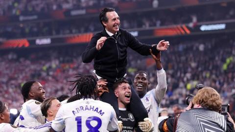 Unai Emery and his Aston Villa players celebrate their Europa League win
