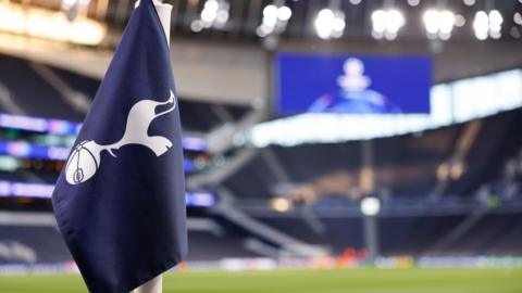Tottenham corner flag
