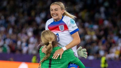 Chloe Kelly celebrates with Hannah Hampton
