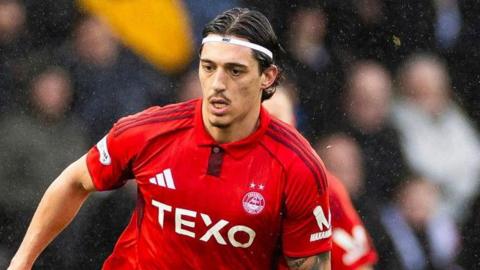 Marko Lazetic in action for Aberdeen