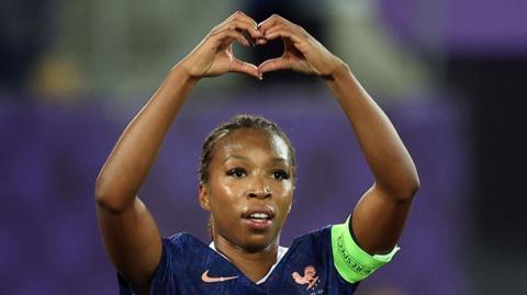 France's Grace Geyoro celebrates