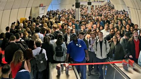 Big crowds at Liverpool Street station