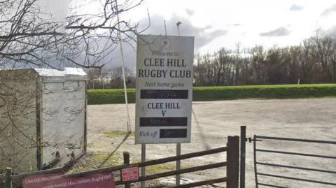 A picture of a sign that says Clee Hill Rugby Club