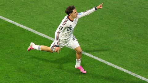 Chavez celebrates