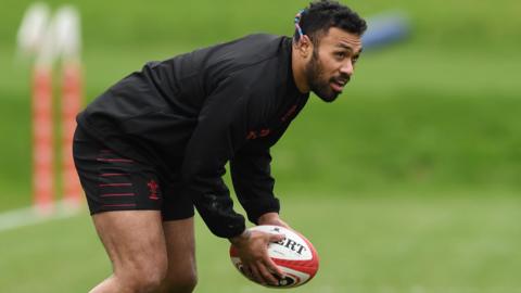 Willis Halaholo