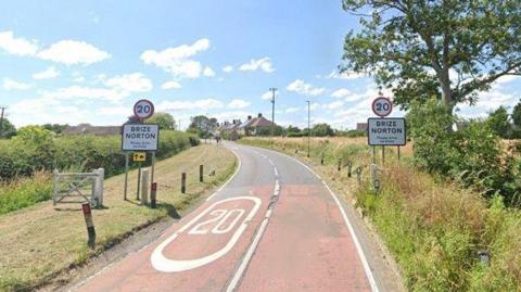 The Witney Road towards Brize Norton