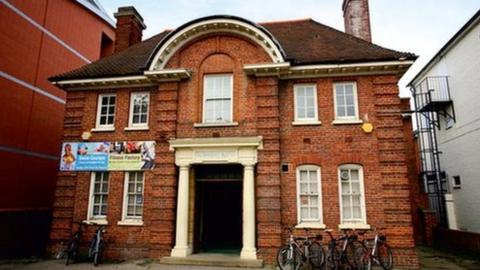 Arthur Hill Memorial Baths in Reading