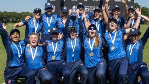 Scotland team celebrate qualifying for the U19 World Cup