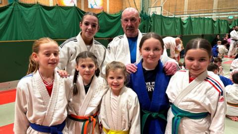 Harry and young judo players 