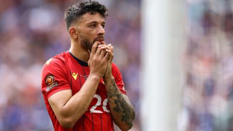 Macauley Bonne